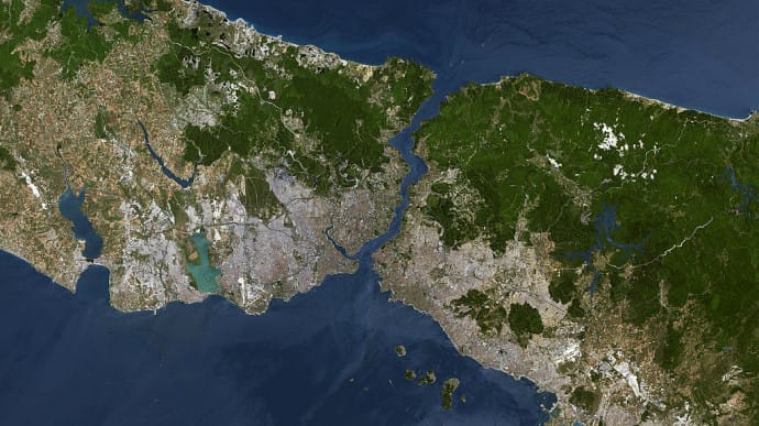Турция закрыла проход военных кораблей РФ в Черное море – Зеленский