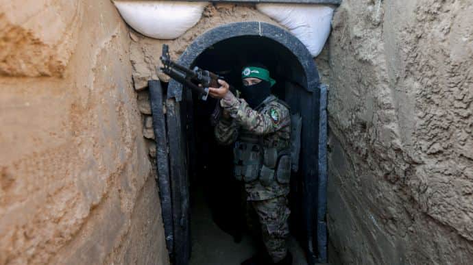 Израильские войска заливают водой и атакуют тоннели Хамаса – WSJ