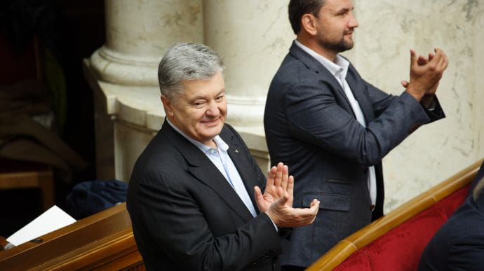 В глазах украинцев самые оппозиционные Евросолидарнисть и ОПЗЖ