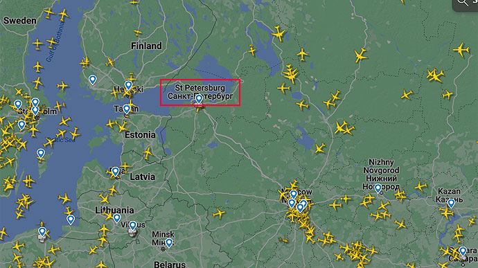 Над Петербургом закрывали воздушное пространство и поднимали истребители из-за НЛО – росСМИ