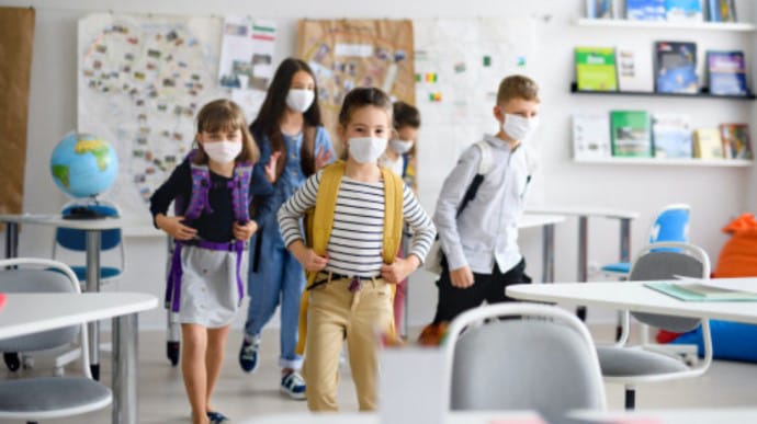 Греція через коронавірус закриває школи та дитсадки