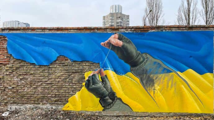 77% украинцев полностью уверены в победе Украины в войне