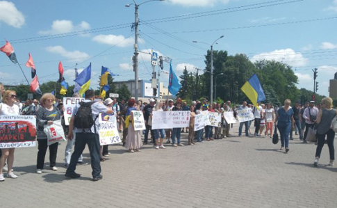Харків: Проти партії Кернеса і Труханова протестують, пам'ятник Жукову знесли