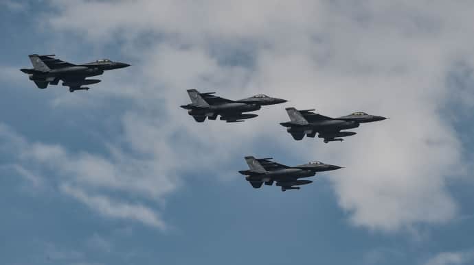Данія дозволить Україні бити по цілях в Росії з F-16