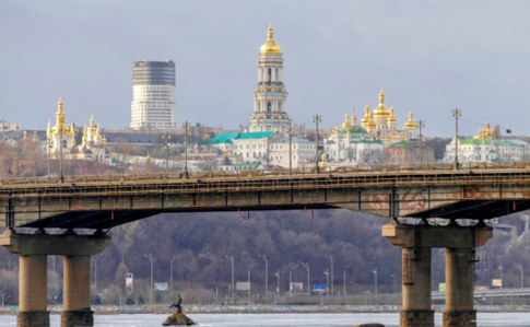 С понедельника на мосту Патона в Киеве ограничат движение