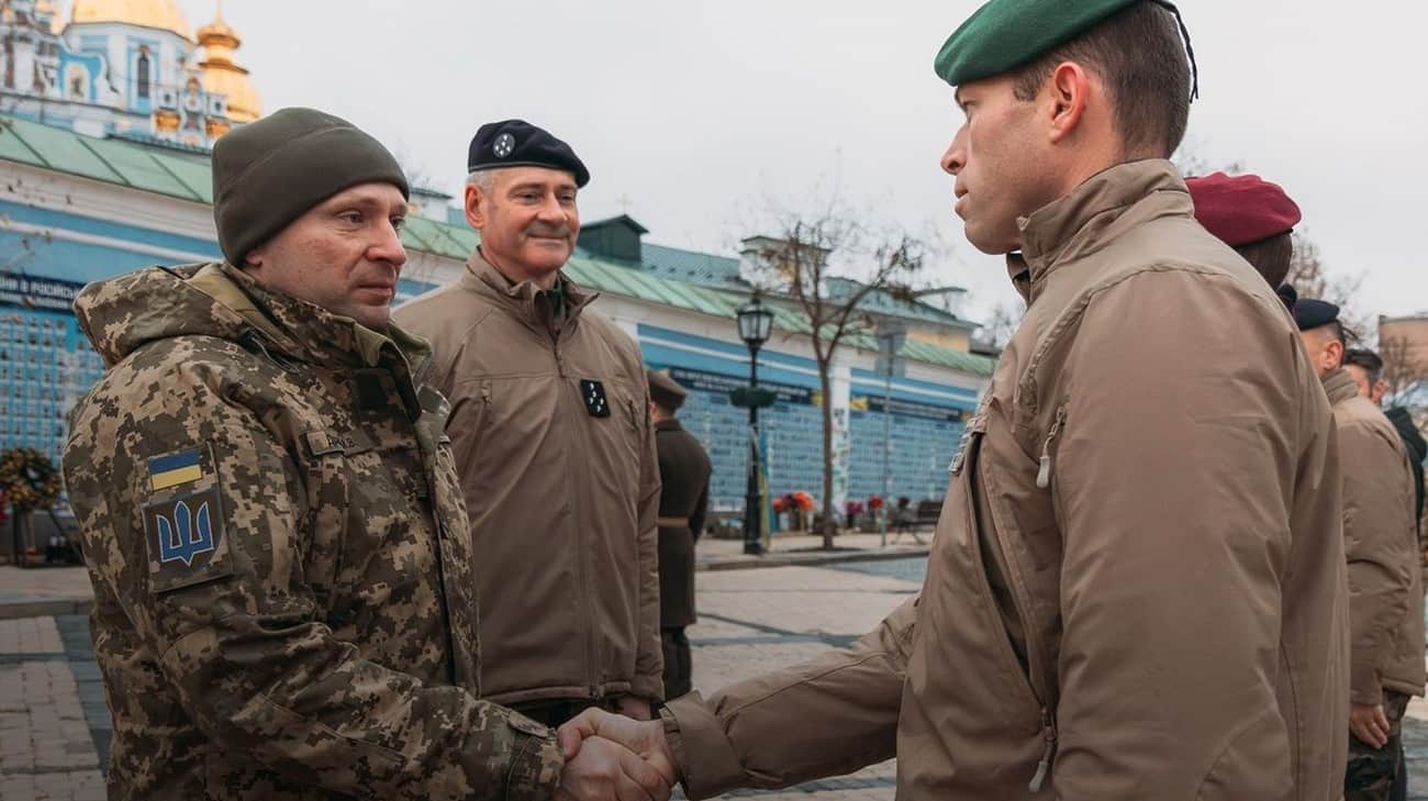 French army staff chief came to Ukraine for a few days