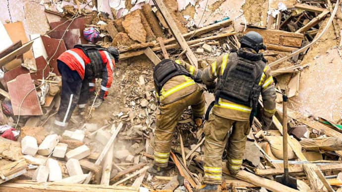 Bodies of 2 women recovered from under rubble in Kupiansk – photos