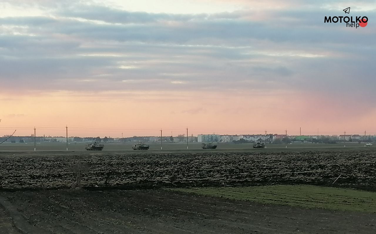 Білоруські ЗМІ помітили, що окремі колони окупантів виїжджають в бік Росії