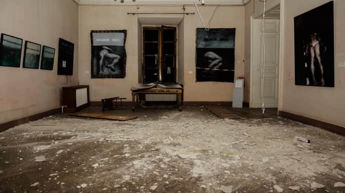 Crater nearby and damaged paintings: aftermath of Russian attacks on Odesa Fine Arts Museum