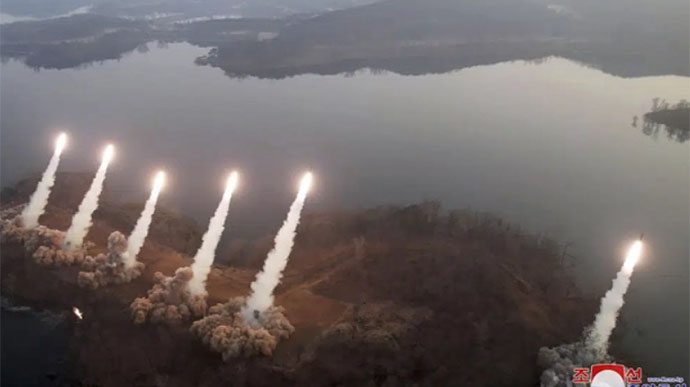 КНДР знову запустила дві балістичні ракети малої дальності