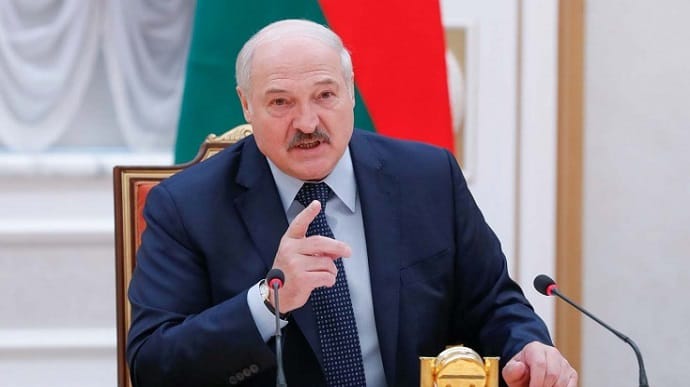 Дура и мерзавка – Лукашенко о Тихановской