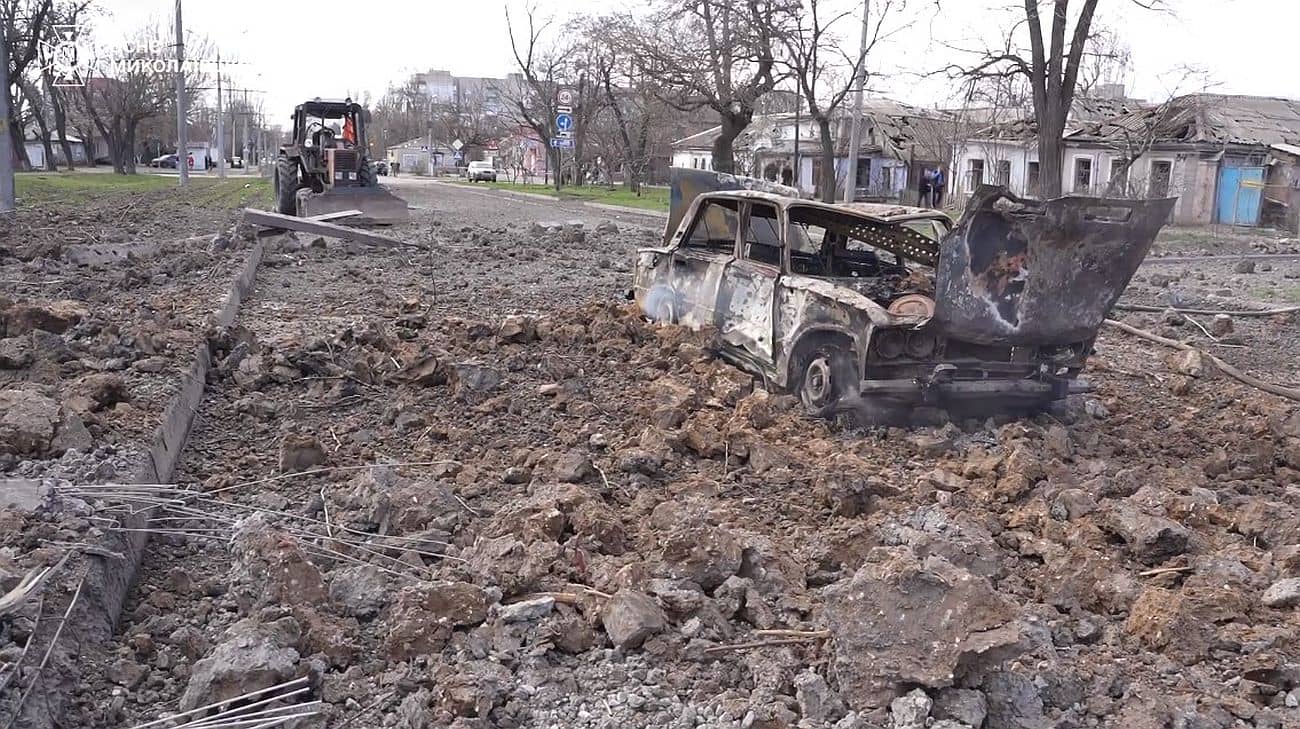 Russian missile strike on Mykolaiv: man dies in hospital, number of casualties rises to 8  – video