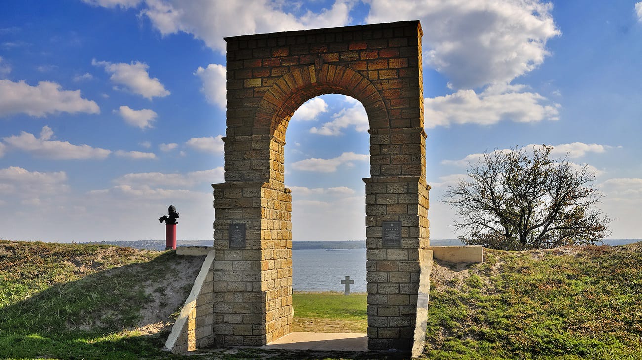 Russia drops aerial bombs on Kamianska Sich heritage site – video, photo