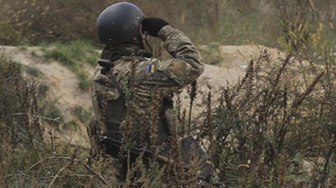 На Донбасі противник двічі відкривав вогонь і випробував долю з безпілотником
