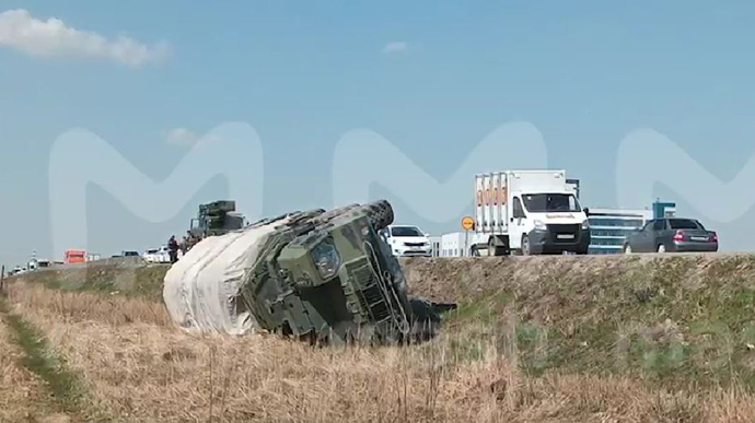 S-400 missile system overturned near Tula, Russia