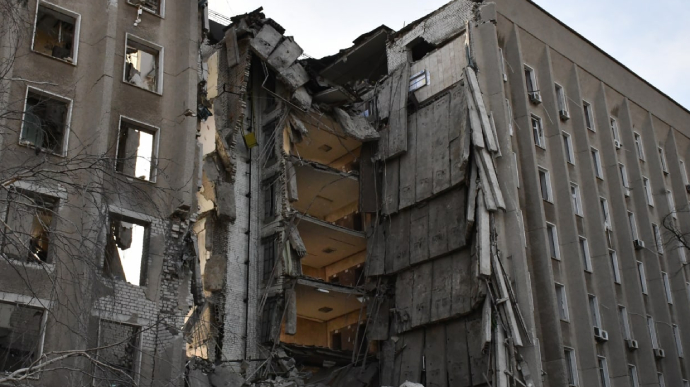 People found dead under the rubble of the shelled Regional State Administration building in Mykolayiv