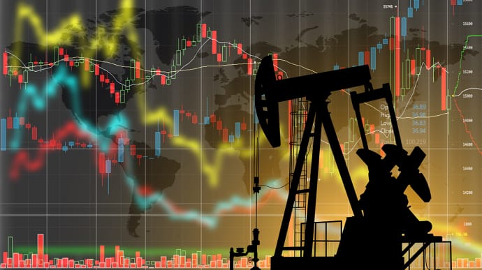 Цены на нефть немного снизились из-за последствий атак по российским НПЗ