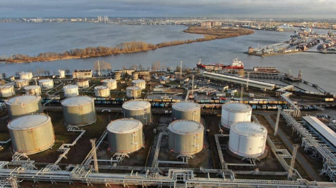 Ukrainian drones hit oil depot in St Petersburg
