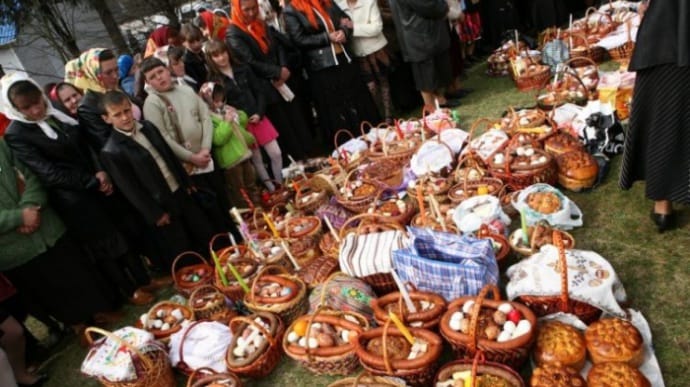 Киев просит церкви перейти в онлайн на время Пасхальных праздников