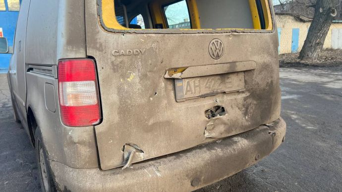 Россияне обстреляли авто спасателей, которые доставляли гумпомощь в Бахмут