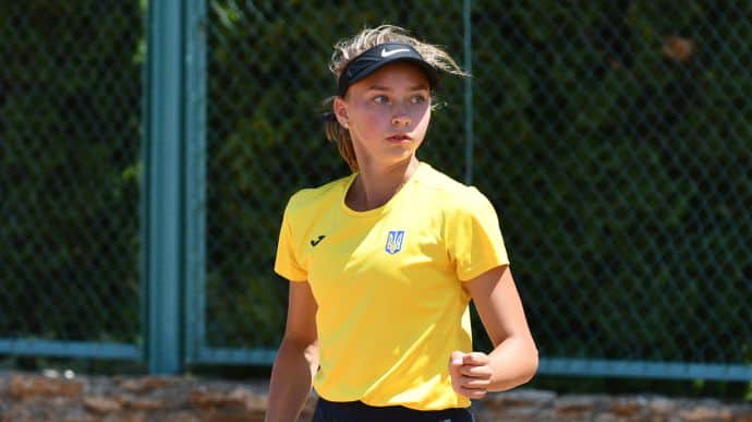 16-річна українська тенісистка потиснула руку росіянці, батько назвав це помилкою