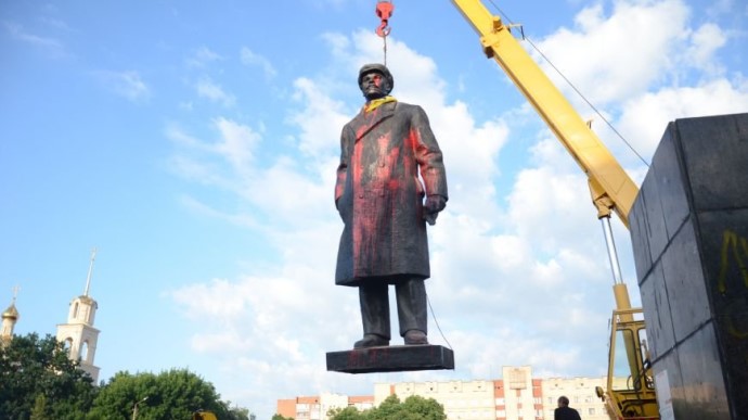 На Донбасі продали Леніна: хтось заплатив більше 700 тисяч