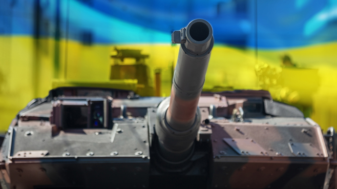 Шість іспанських танків Leopard для України прибули до Польщі