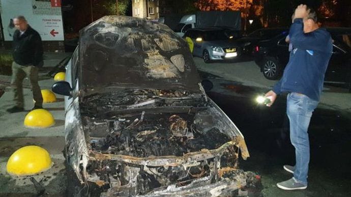 Посольство США хоче швидкого розслідування спалення машини журналістів Схем
