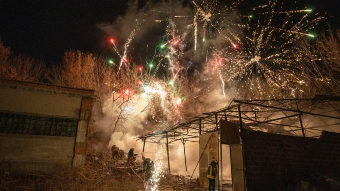 Rockets of Russian Smerch MLRS cause fireworks in Kharkiv 