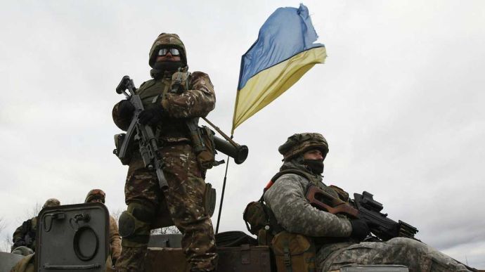 Russia's losses on Sunday in Donbas: 12 tanks, 9 IFV, cars, plane, and helicopter