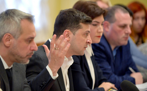 Зеленский на Банковой встретился с семьями погибших на Майдане