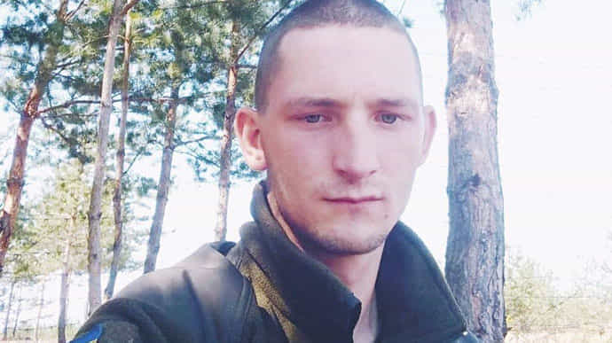 Стало известно имя бойца, убитого снайпером на Донбассе