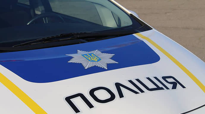 У Києві авто збило патрульну, яка оформлювала ДТП