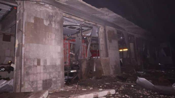 Russians carry out missile strike on fire station in Izium