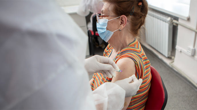 Іспанія з 15 листопада відкрита для повністю вакцинованих українців – МЗС 