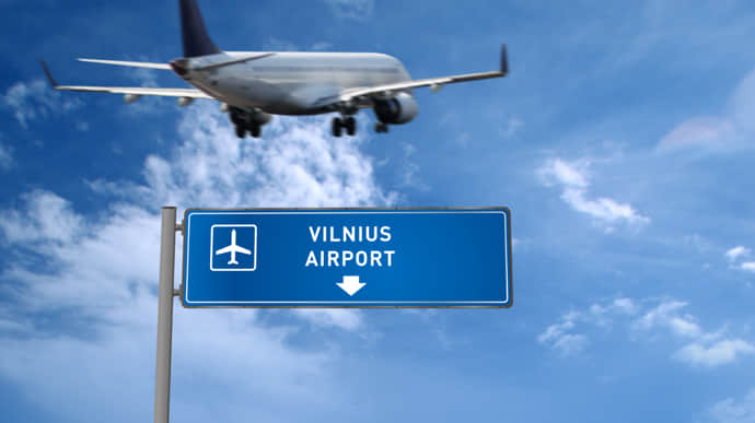 Литовця з символікою ПВК Вагнер затримали в аеропорту Вільнюса та оштрафували