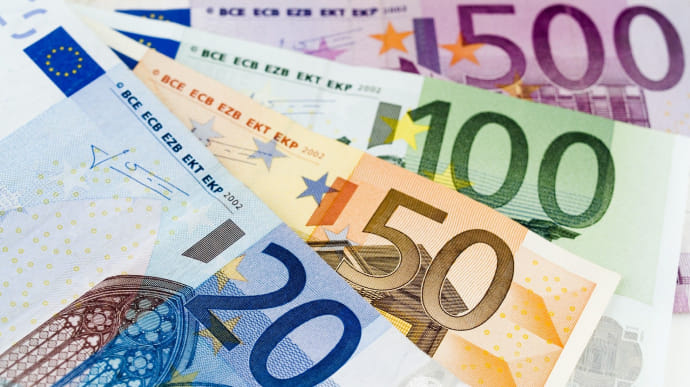 У Німеччині почався експеримент з базовим доходом: 1200 євро щомісяця на 3 роки