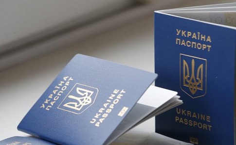 Украинцам с пропиской на Донбассе и в Крыму биометрические паспорта выдадут после спецпроверки