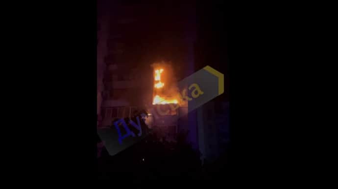 High-rise building on fire in Chornomorsk due to Russian Shahed drone strike – photos, video