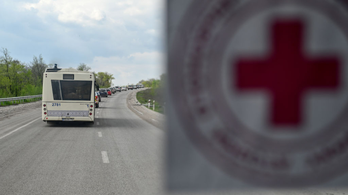 173 людей, яких евакуювали з Азовсталі, прибули в Запоріжжя