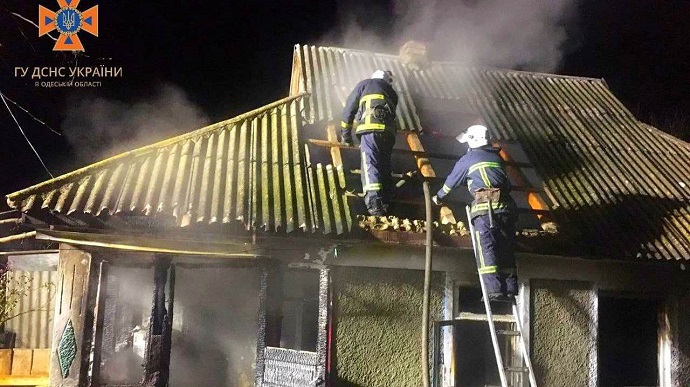 У пожежі на Одещині загинули жінка і троє дітей