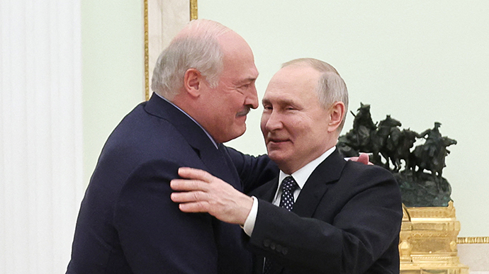 Лукашенко також прилетів на парад до Путіна