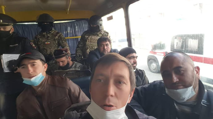 Оккупанты снова массово задерживают крымских татар