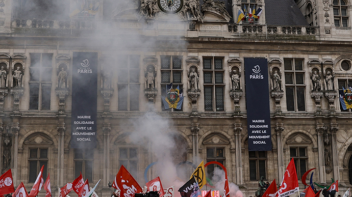 Суд Франції підтвердив конституційність пенсійної реформи, яка викликала масові протести