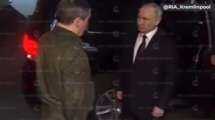 Putin visits military headquarters in Rostov at night