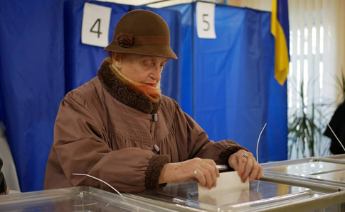 Социологи рассказали, за кого будут голосовать избиратели Тимошенко и Гриценко