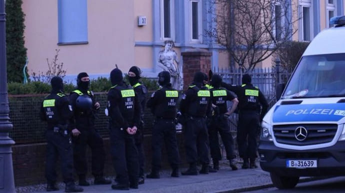 В центр Берлина стянули  более 2000 правоохранителей, готовясь к протесту коронаскептиков