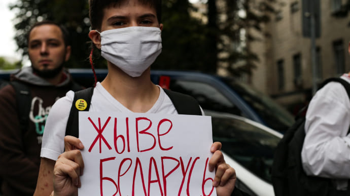 Задержания возле посольства Беларуси в Киеве: составили 5 протоколов
