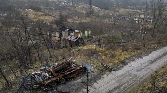 Окупанти поливають вогнем Вугледар та Бахмут, безуспішно наступають на Луганщині – ОВА