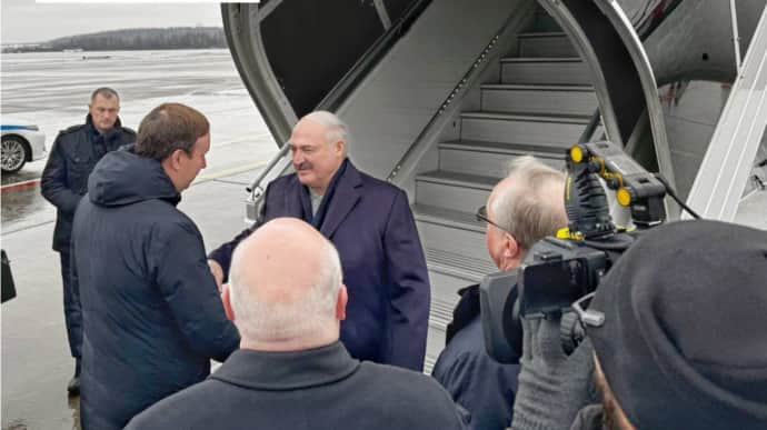 Lukashenko heads for working visit to Putin – photo